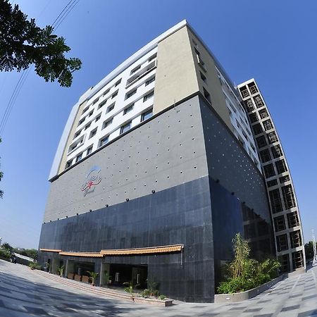 The Cambay Grand Hotel Ahmedabad Ngoại thất bức ảnh