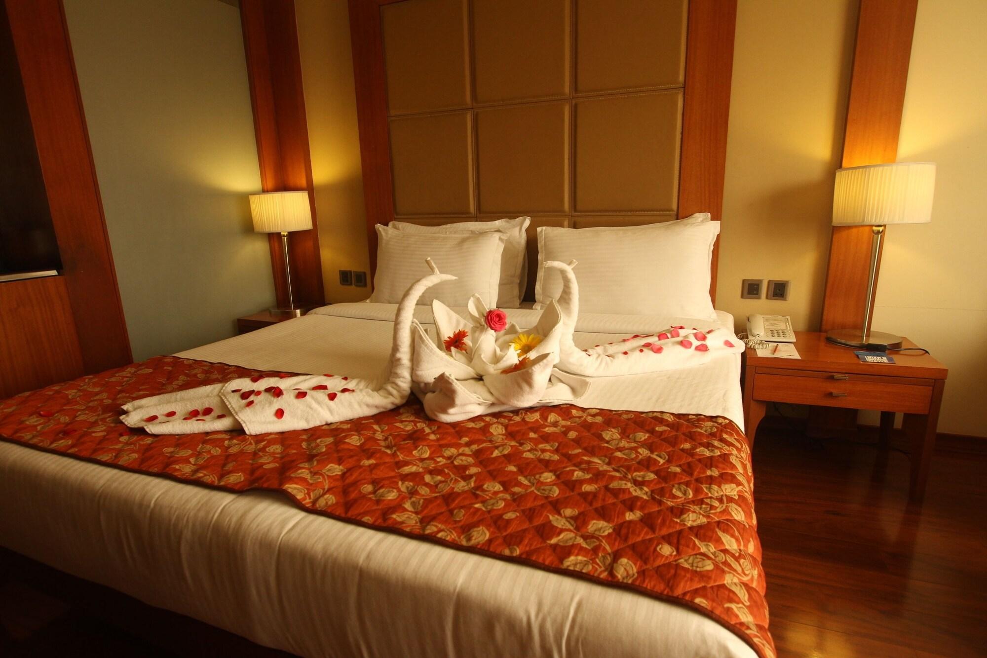 The Cambay Grand Hotel Ahmedabad Ngoại thất bức ảnh