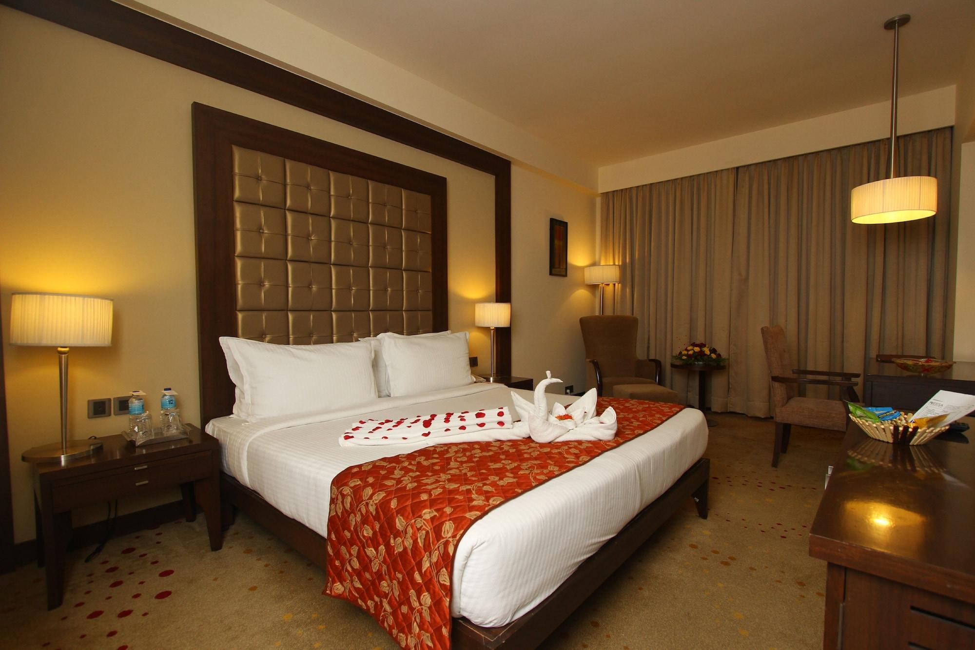 The Cambay Grand Hotel Ahmedabad Ngoại thất bức ảnh