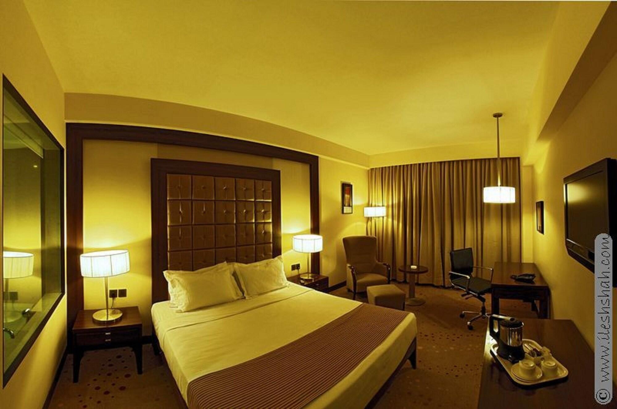 The Cambay Grand Hotel Ahmedabad Ngoại thất bức ảnh