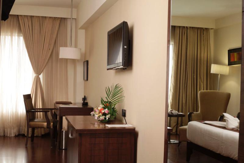 The Cambay Grand Hotel Ahmedabad Ngoại thất bức ảnh