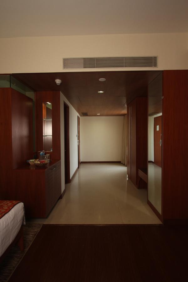 The Cambay Grand Hotel Ahmedabad Ngoại thất bức ảnh