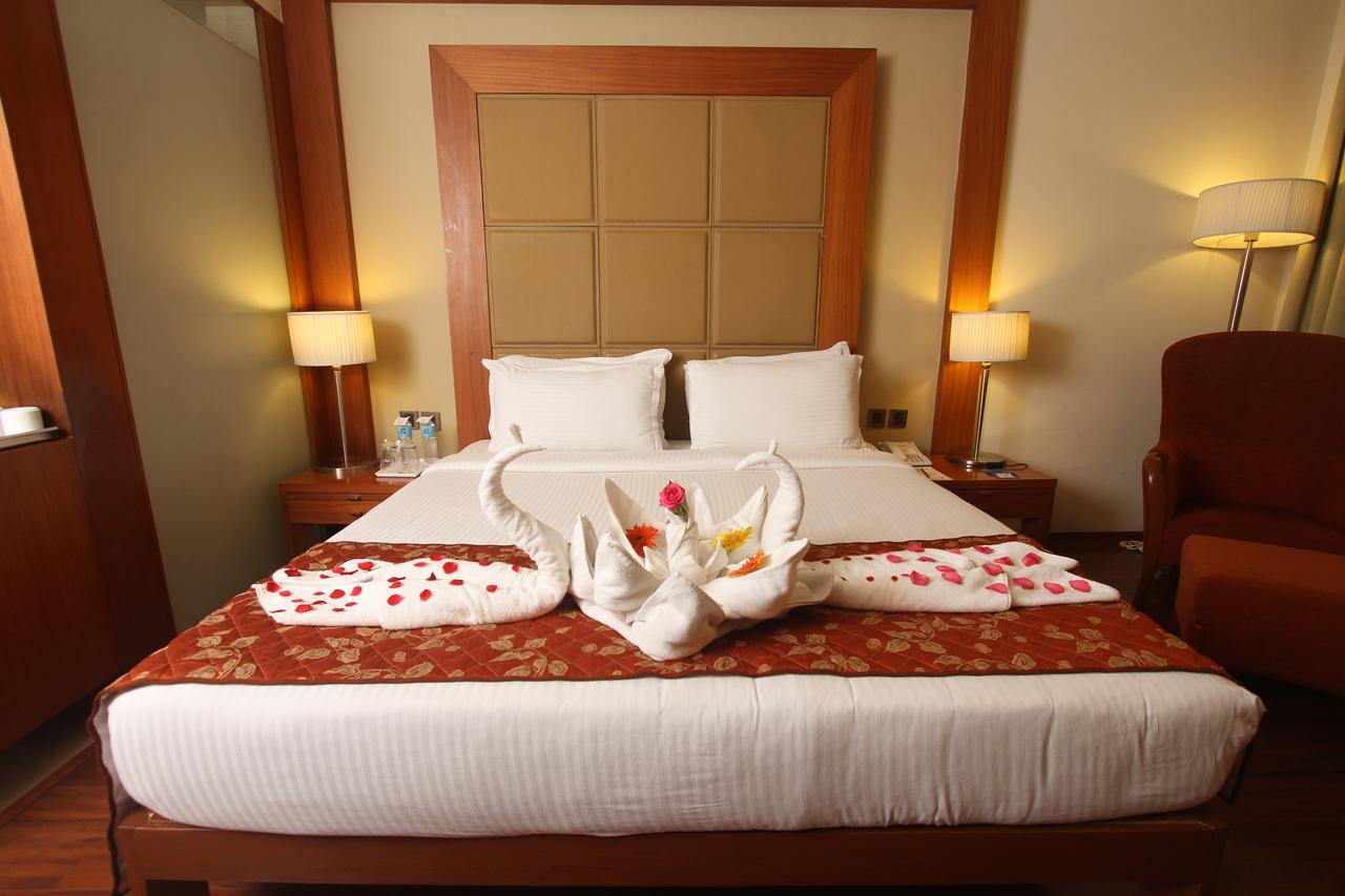 The Cambay Grand Hotel Ahmedabad Ngoại thất bức ảnh