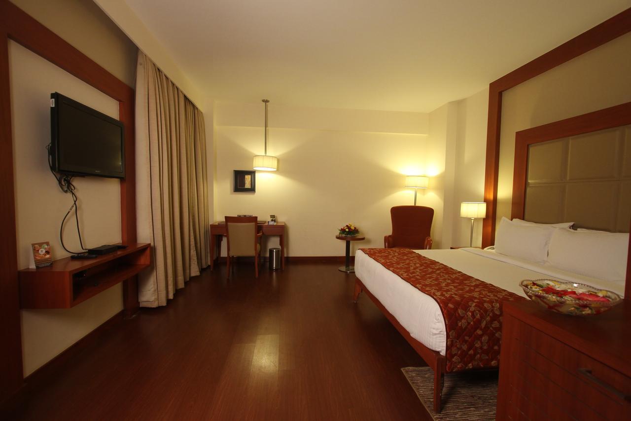 The Cambay Grand Hotel Ahmedabad Ngoại thất bức ảnh