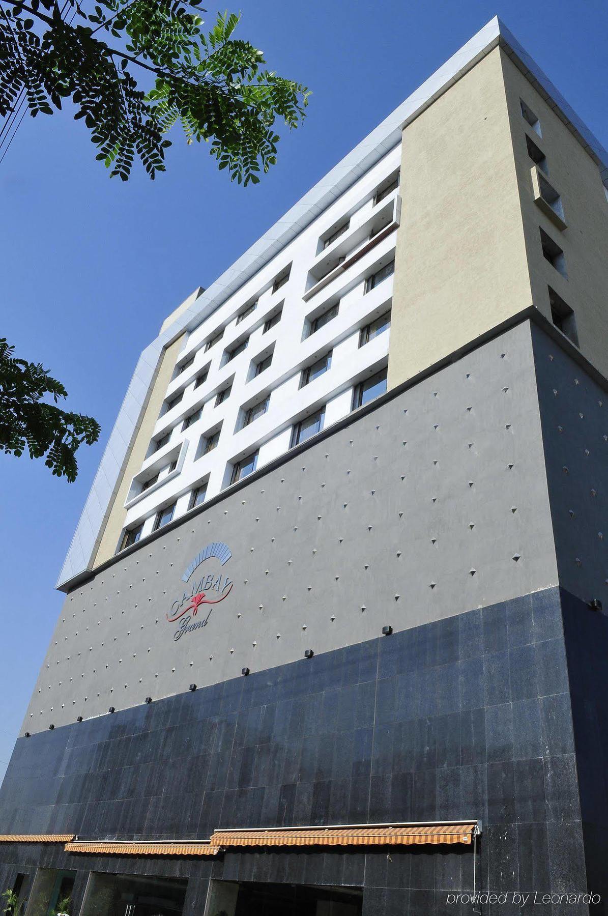 The Cambay Grand Hotel Ahmedabad Ngoại thất bức ảnh
