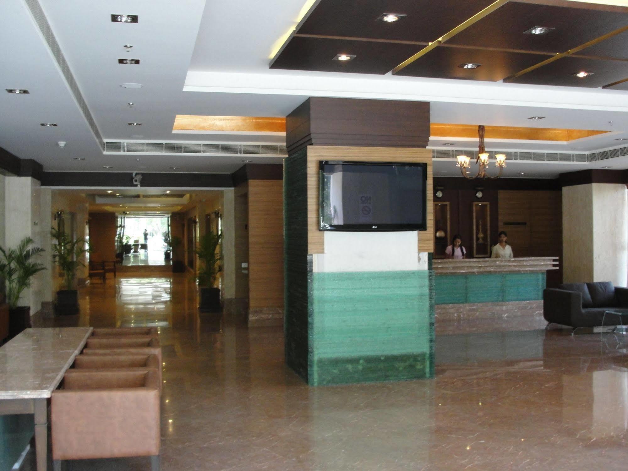 The Cambay Grand Hotel Ahmedabad Ngoại thất bức ảnh
