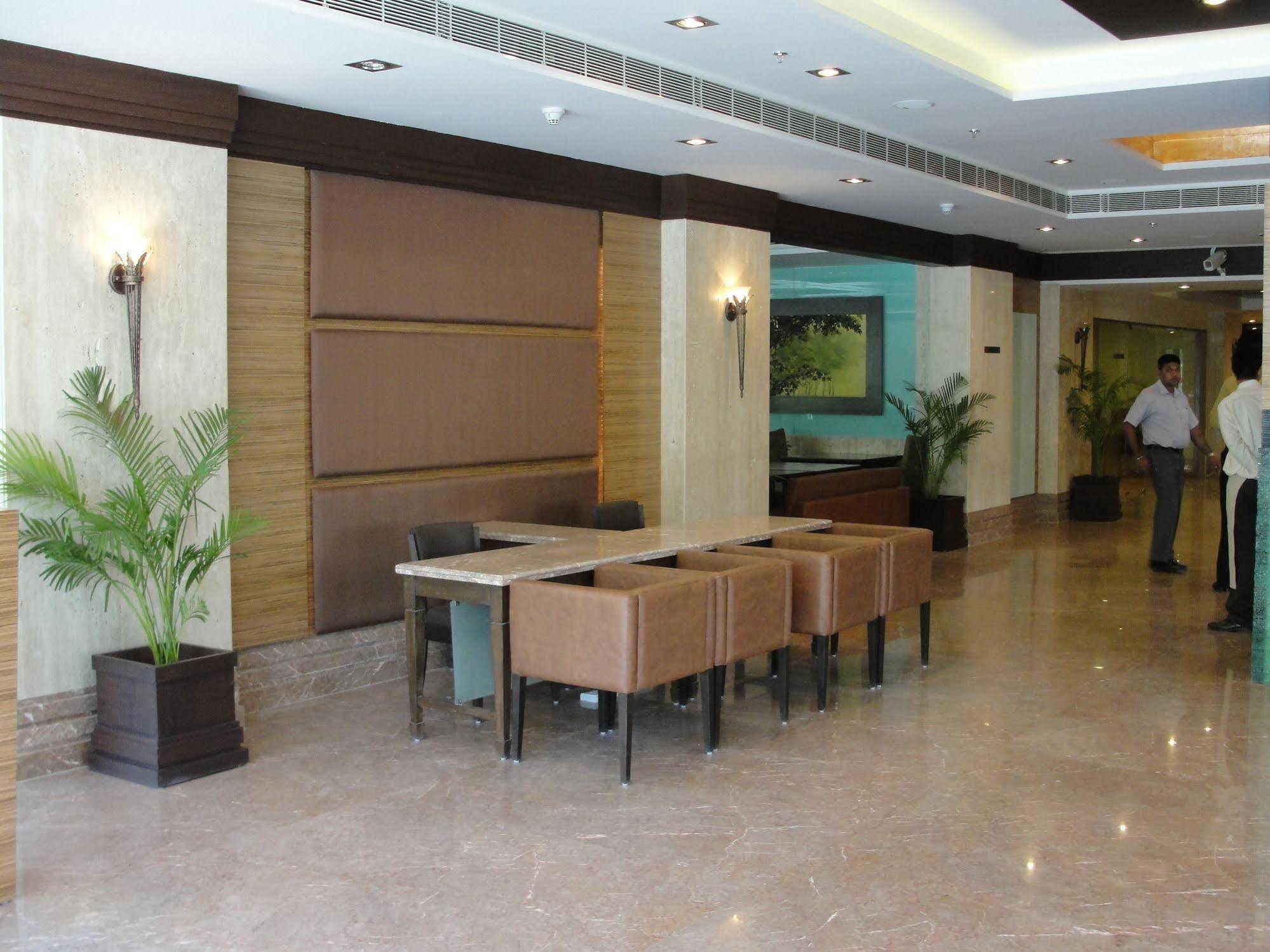 The Cambay Grand Hotel Ahmedabad Ngoại thất bức ảnh