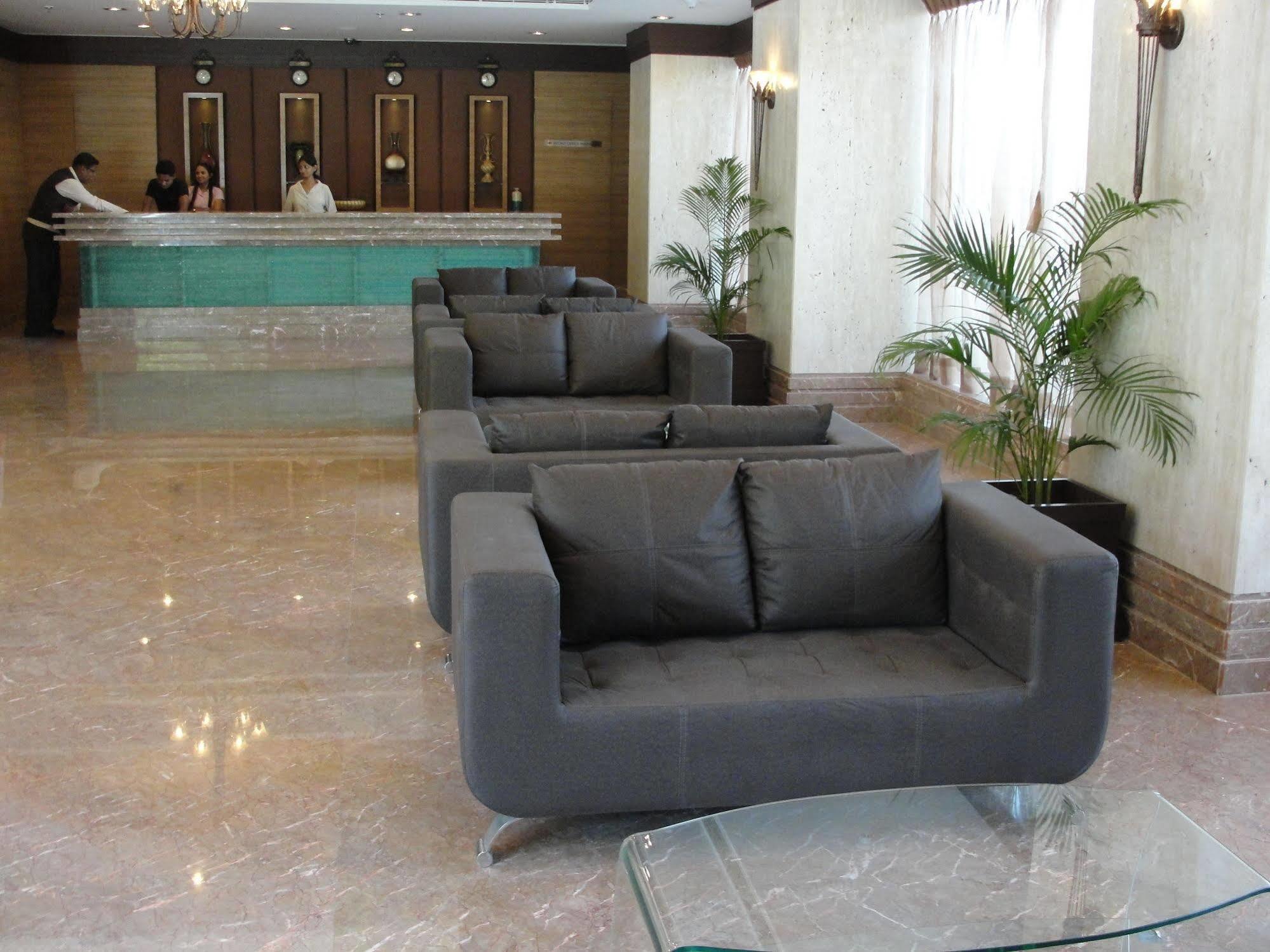 The Cambay Grand Hotel Ahmedabad Ngoại thất bức ảnh