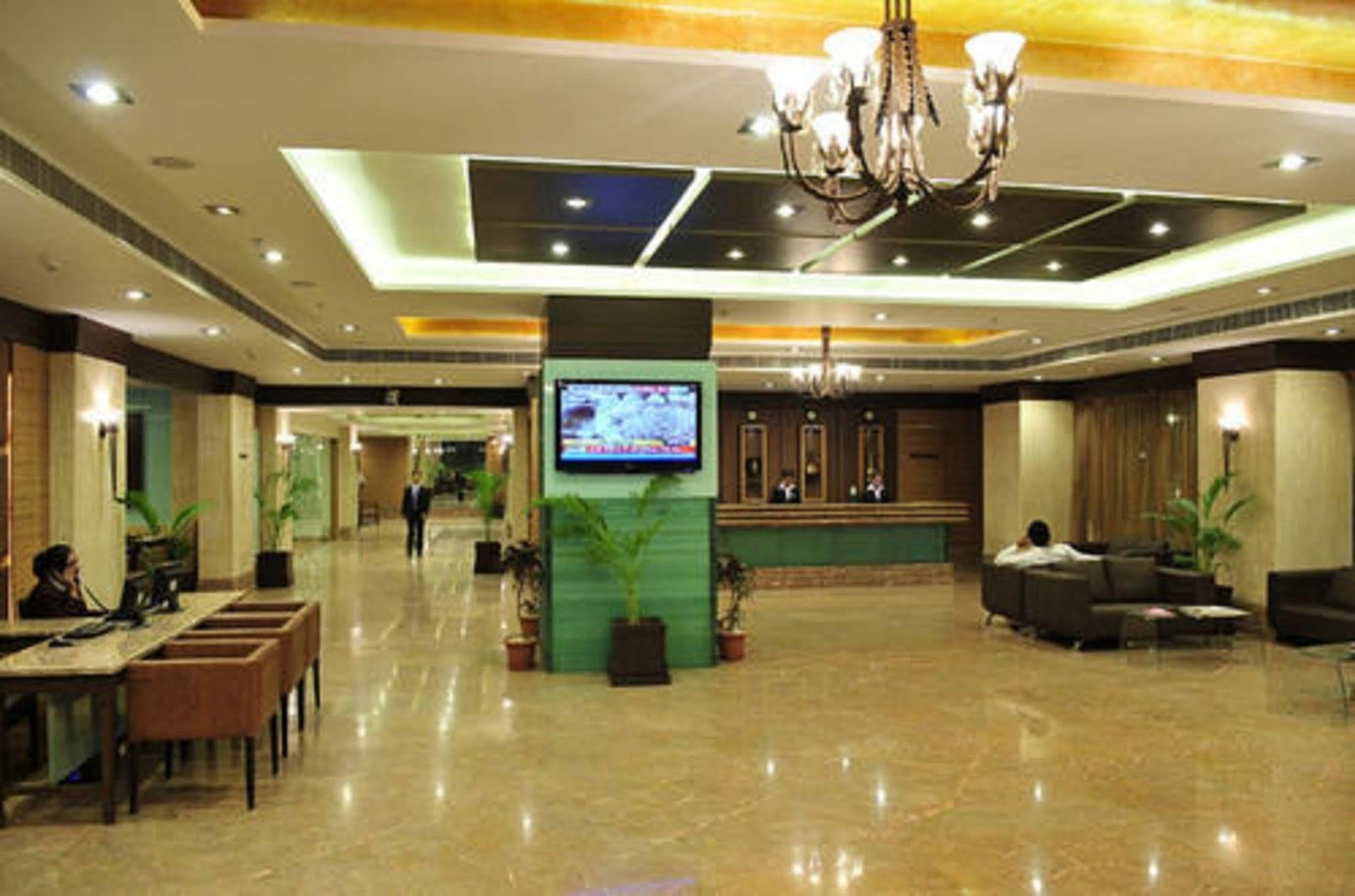 The Cambay Grand Hotel Ahmedabad Ngoại thất bức ảnh