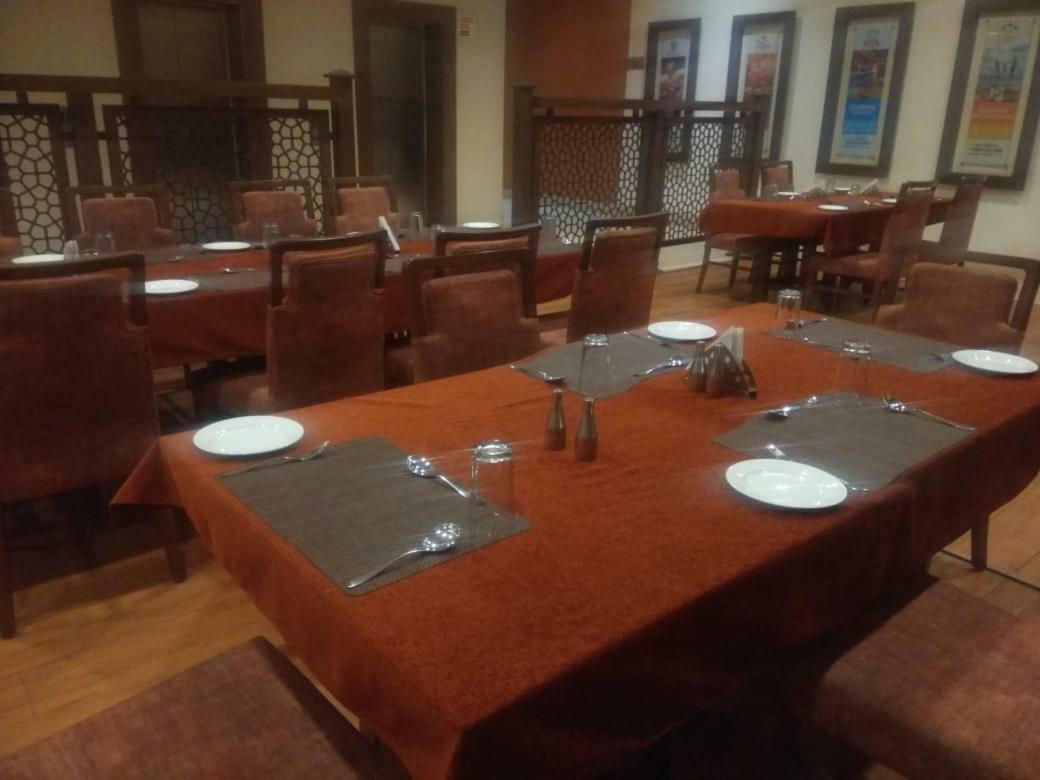 The Cambay Grand Hotel Ahmedabad Ngoại thất bức ảnh